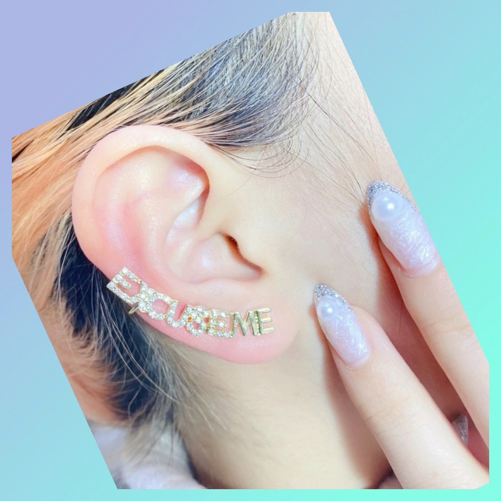 ‘Excuse Me’ Ear Cuff ✨GOLD✨